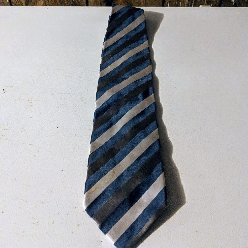 Bachrach 100% Silk Tie, Blue